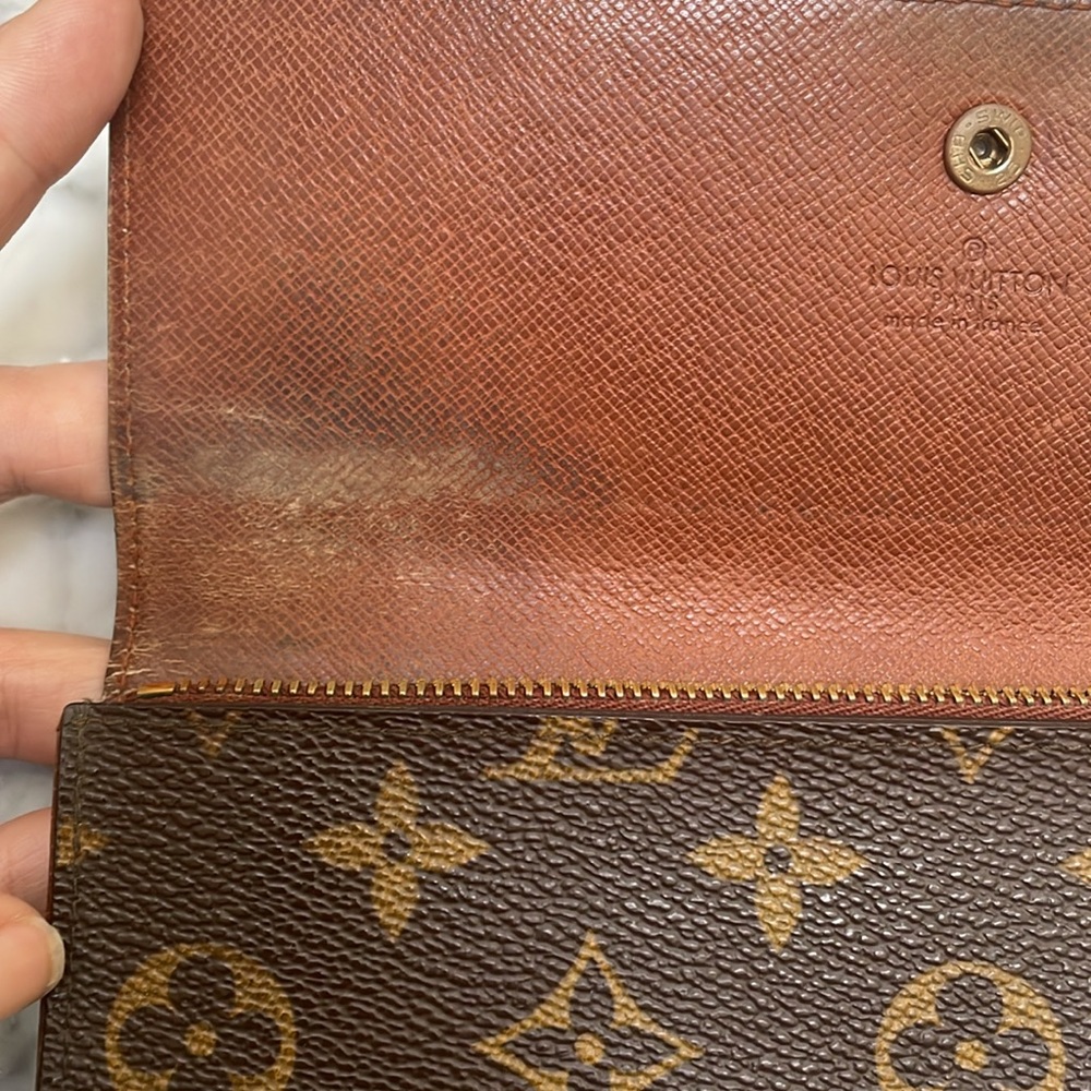💯 Louis Vuitton VINTAGE monogram Sarah Portfolio bifold wallet! - Picture 14 of 15